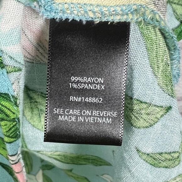 TORRID Women's 3X (3) Blue Floral Boho Rayon Slub Flutter Short Sleeve Blouse - Picture 8 of 12